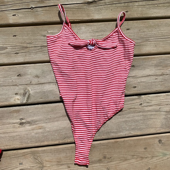 Bundle of two Ardene red/white body suits - Picture 5 of 6